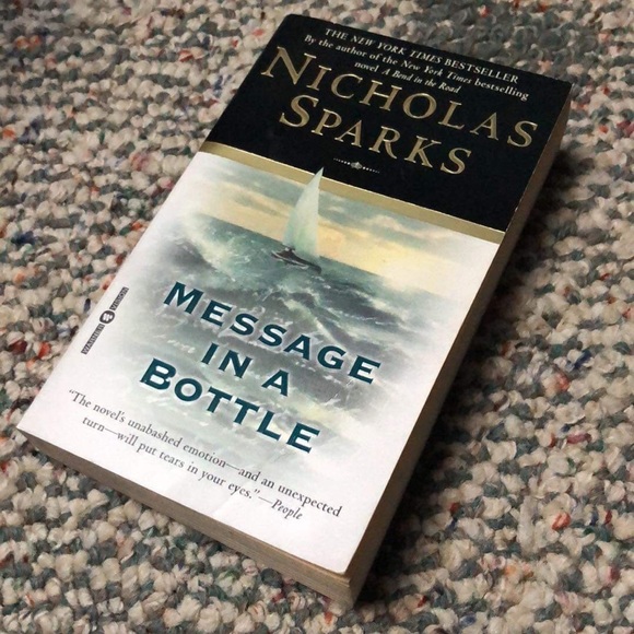 Books - Picture 3 of 8